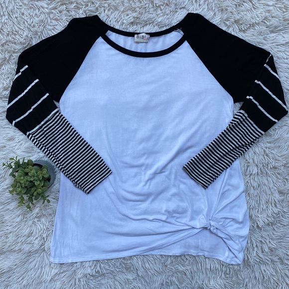 BiBi Twist Front Top 💗 White & Black - Picture 3 of 10